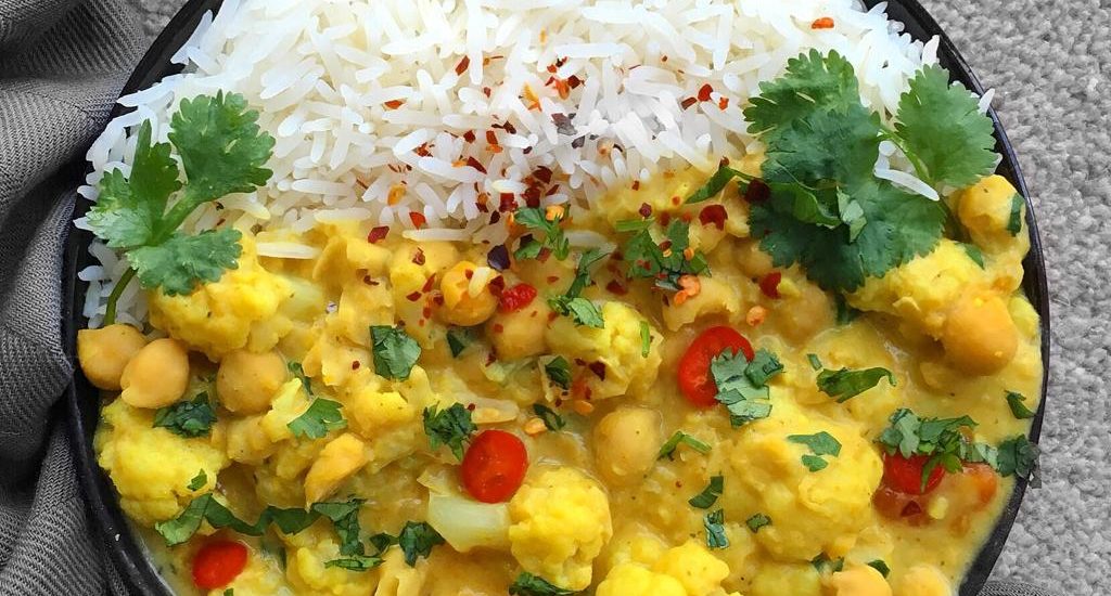 CAULIFLOWER & CHICKPEA CURRY